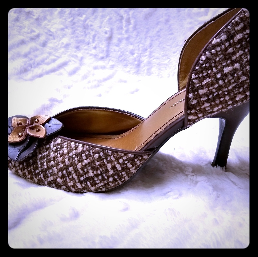 Delicious tweed peep toe heels size 9